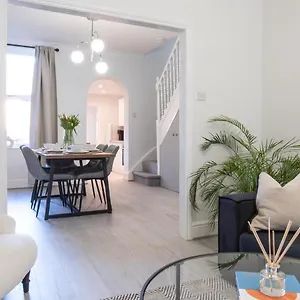 Southview - Three Bedroom House Chester